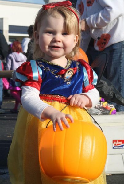 Trinity Helmerichs dressed as Snow White at age 2